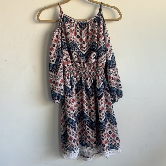 Girls size 14 open shoulder dress - Picture 5 of 7